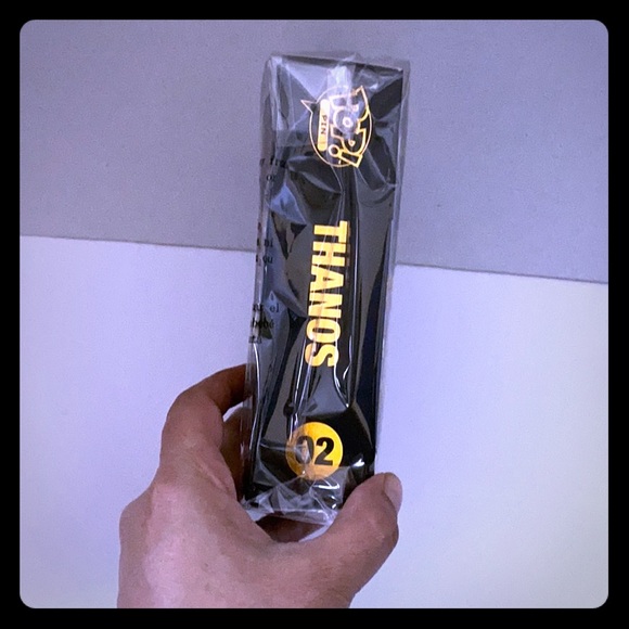 Funko POP! Enamel pin Marvel 02 Thanos New in Box - Picture 4 of 7